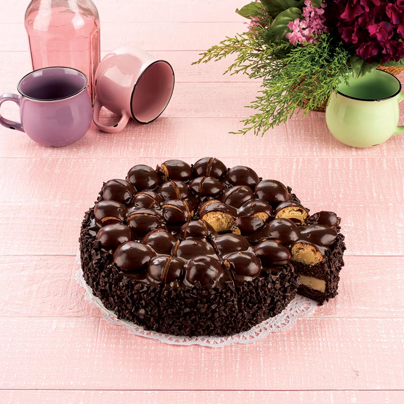 Siyah Çikolatalı Profiterol Pasta